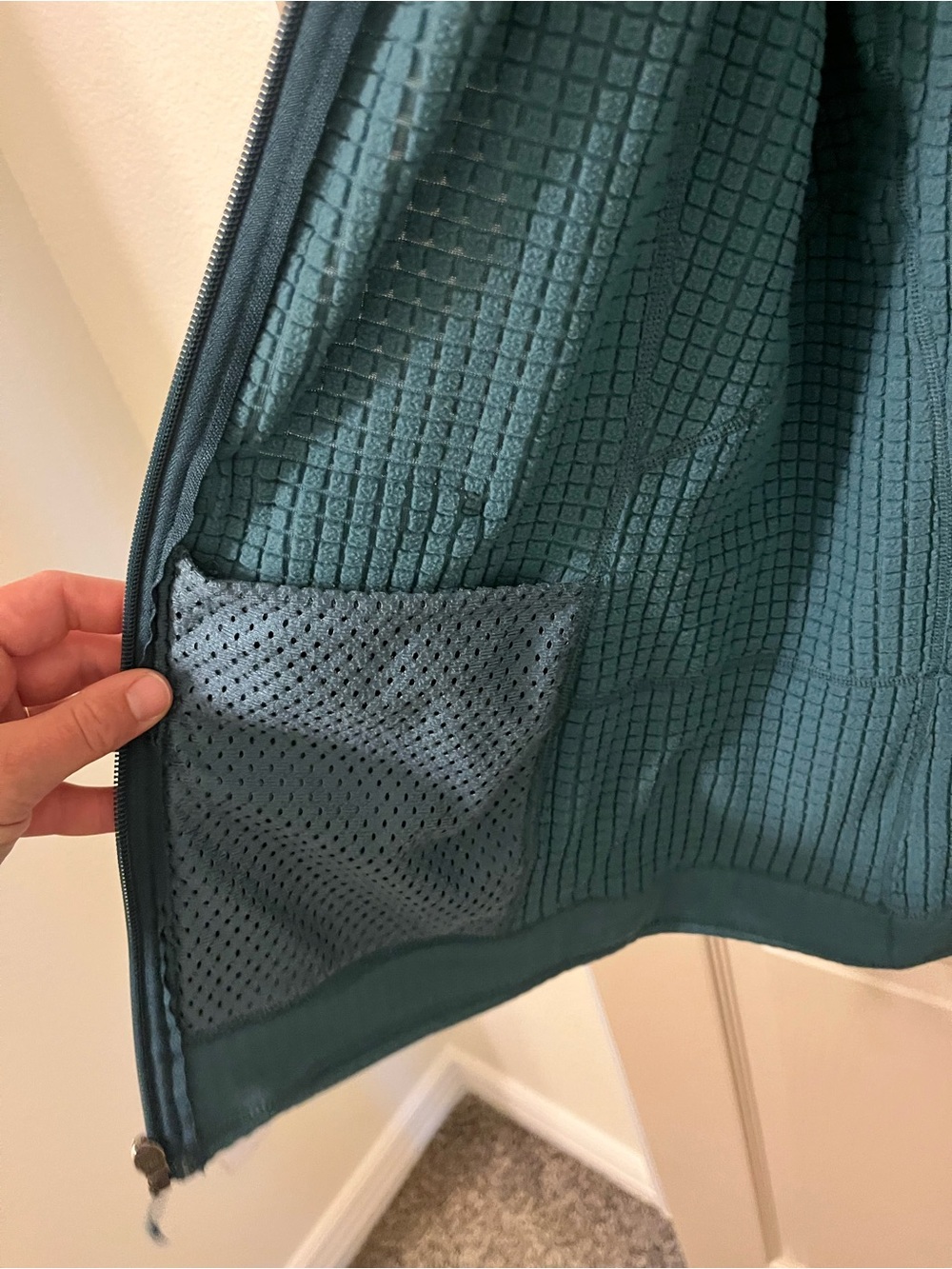 Patagonia Teal Full-Zip Women’s R1 Hoodie Jacket - Picture 4 of 5